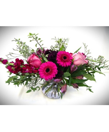 IRRESISTIBLE CHARM FRESH FLOWERS VASED