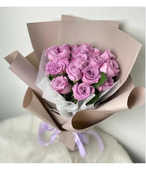 Purple rose bouquet 