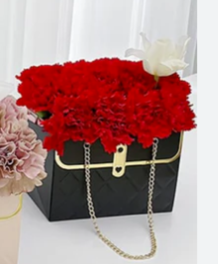 PURSE OF RED ROSES 
