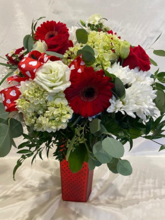 Queen of Hearts rectangle red vase arrangement Valentine's Day