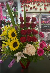 R21: Arrangement with 12 roses and mix flowers 