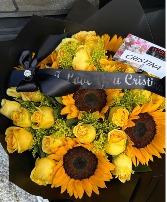 R3 24 ROSAS CON GIRASOL