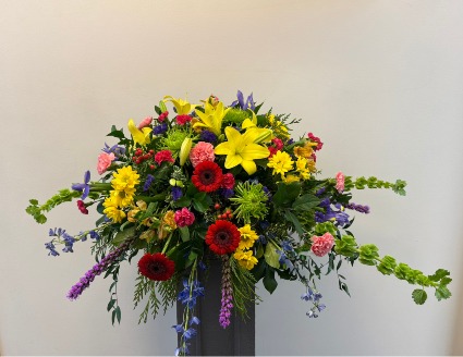 Radiant Remembrance Casket Spray