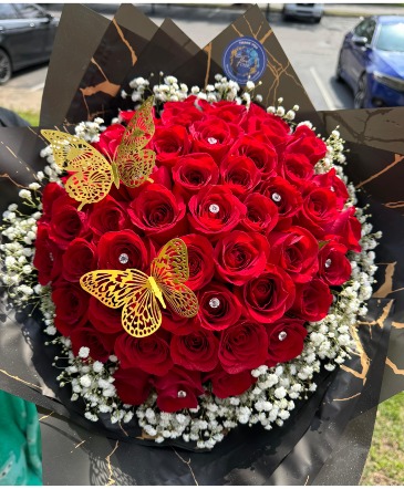 Ramo Buchón Bouquet of Roses in Columbus, IN | Florist MK