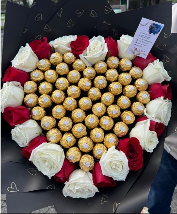 Ramo Buchon Bi-Color with Chocolate Heart Bouquet of Roses Bi-Color in Columbus, IN | Florist MK