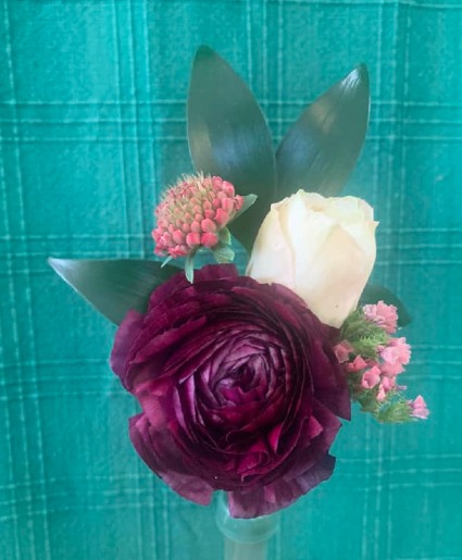 Raunuculus Boutonniere PICKUP IN STORE ONLY