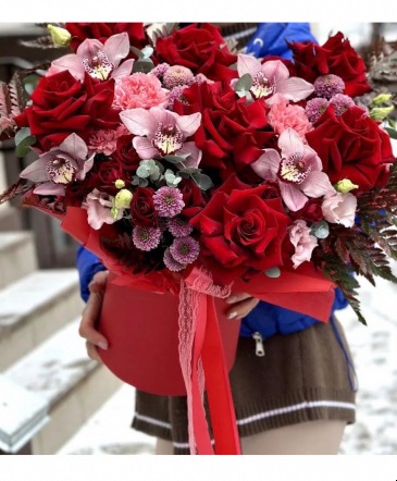 RICH AND REGAL HAT BOX   in Ozone Park, NY | Heavenly Florist