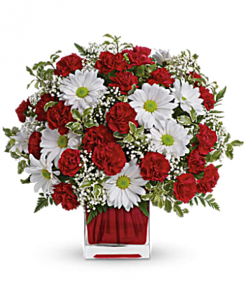RED AND WHITE DELIGHT CUBE CENTERPIECE