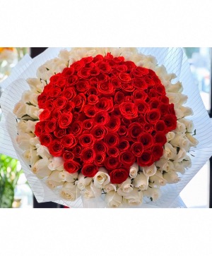 Red and white rose bouquet  