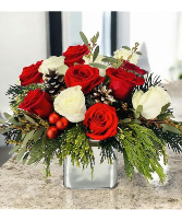 Red and White Roses centerpiece Vase arrangement