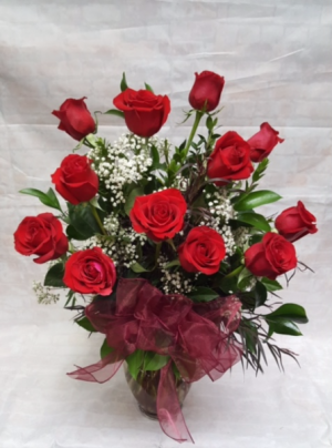 Red Dozen Roses in Davis, CA | STRELITZIA FLOWER CO. Red Dozen Roses in Davis, CA | STRELITZIA FLOWER CO.