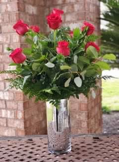Red Dozen Roses Vase Arrangement
