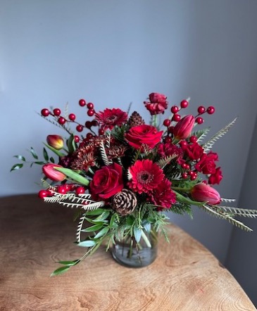 Red Elegance  Vase Arrangement  in Bobcaygeon, ON | Bobcaygeon Flower Company