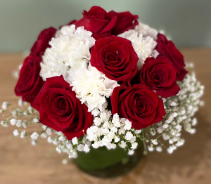 RED PASSION ELEGANT AND MIXTURE FLOWERS
