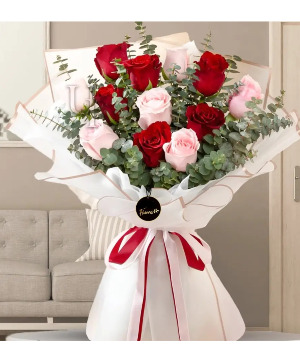   Red  & Pink Roses WRAPPED BOUQUE 