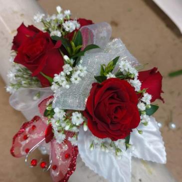 RED ROSE ROMANCE  in Cincinnati, OH | Reading Floral Boutique