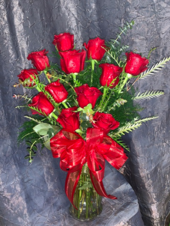 Red Roses Fresh in Tishomingo, OK | Sara's Heartfelt Flowers & Gifts
