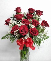 Red roses vase 