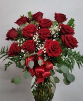 Red roses vase 