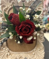 Red sweetheart roses Wristlet 