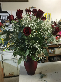 RED VASE DOZ RED ROSES  