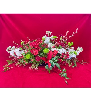 Red Velvet Christmas Table Arrangment