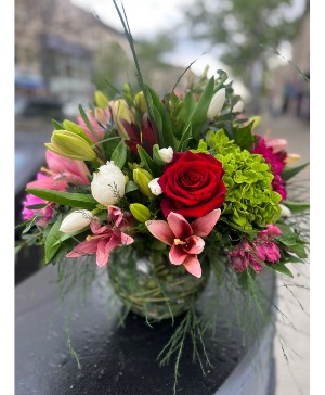 Red White and pink Mixed flowers Fishbowl