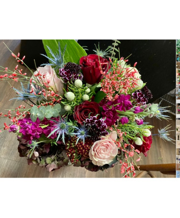 Reds and pinks Floral Arrangement in Darien, CT | DARIEN FLOWERS