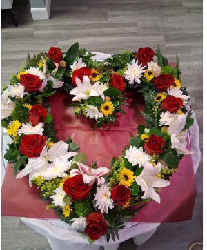 Remembering Wreath (heart) sympathy 