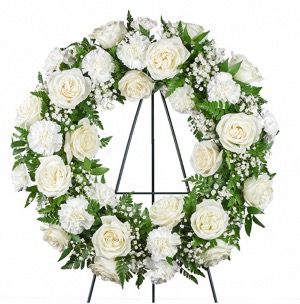 Remembrance wreath   All white flower wreath 