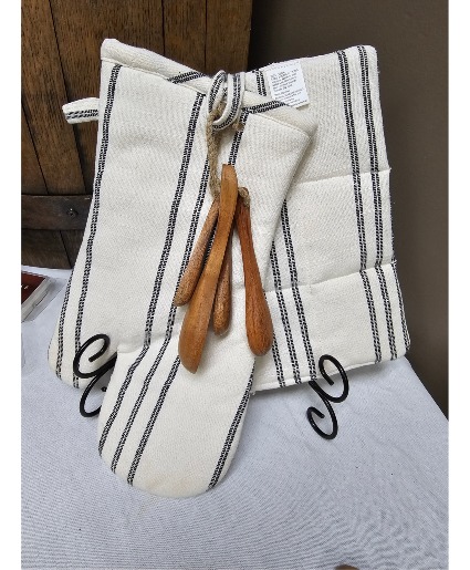 R/H Pot Holder & Serving Spoon 