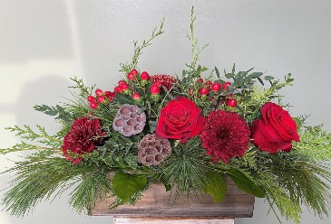 Rich and Rustic Tablescape in Cloquet, MN | SKUTEVIKS FLORAL Rich and Rustic Tablescape in Cloquet, MN | SKUTEVIKS FLORAL