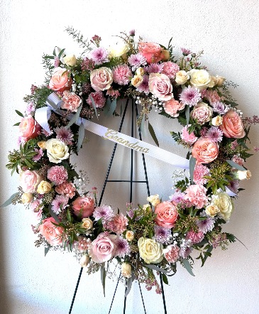 Ring of Roses Wreath Easel in La Grande, OR | FITZGERALD FLOWERS