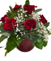 Romantic 6 Red Roses Arranged in A Vase