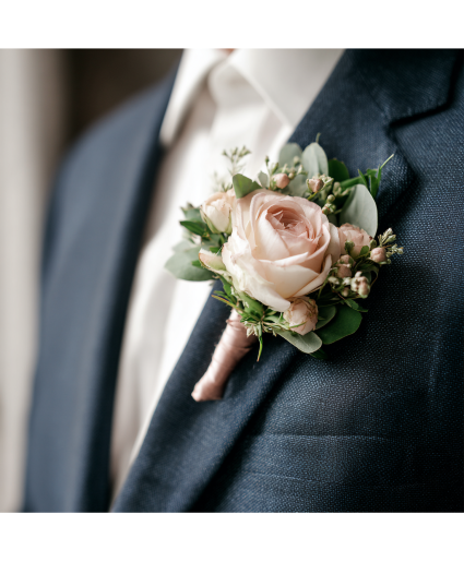 Romantic Blush Boutonniere 