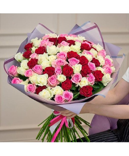 Romantic Mix – 50 Roses assorted flowers