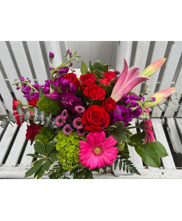 Romantic Mix Floral Arrangement in Darien, CT | DARIEN FLOWERS