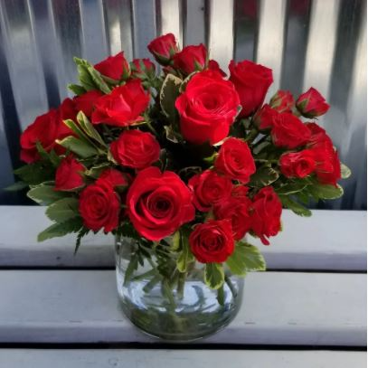 Romantic Reds Spray Roses