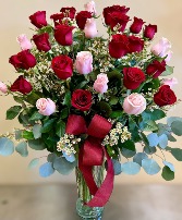Romantic Roses arrangement of flowers