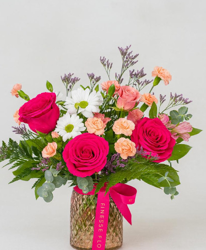 Rosé Charm Vase arrangement