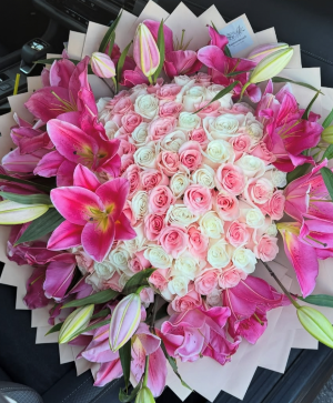 rose and stargazer LOVE BOUQUET