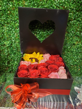 Rose and sunflower heart box  20 flowers 