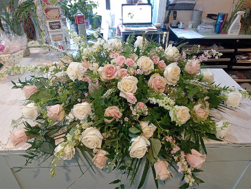 Sympathy Full Size Rose Casket Spray Designer's Choice in Glastonbury, CT | THE FLOWER DISTRICT Sympathy Full Size Rose Casket Spray Designer's Choice in Glastonbury, CT | THE FLOWER DISTRICT