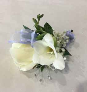 Rose & freesia bout