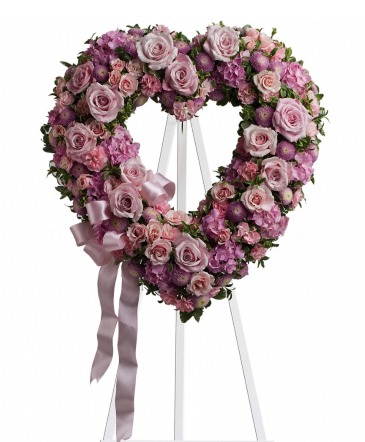 Rose Garden Heart Spray in Fort Worth, TX | DARLA'S FLORIST