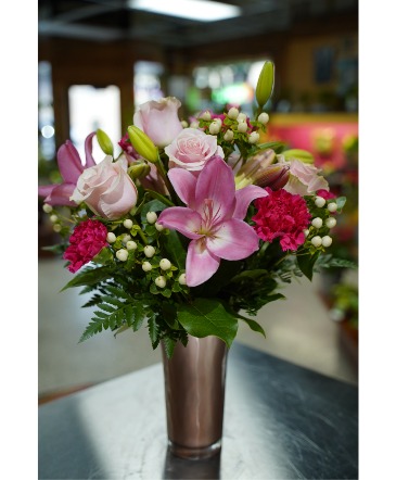 Rose Gold  Blush & Pink Flowers  in South Milwaukee, WI | PARKWAY FLORAL INC.