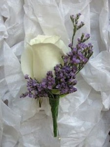 Rose & Misty Boutonniere  in Fort Worth, TX | DAVIS FLORAL DESIGNS
