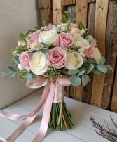 Rose Reverie HANDHELD BOQUET