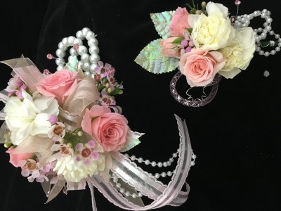 Roses and carnation Wristlet & Bout Prom