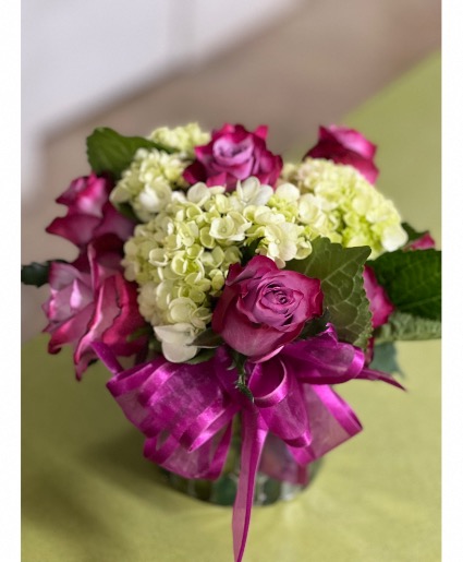 Roses and hydrangeas Vased